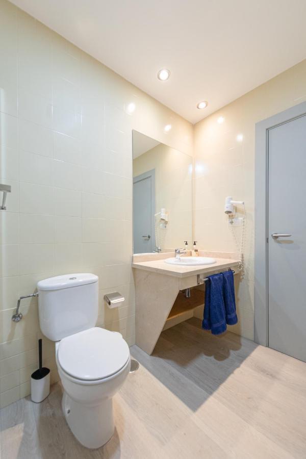 Apartment With Free Parking And Pool Bormujos Exterior photo